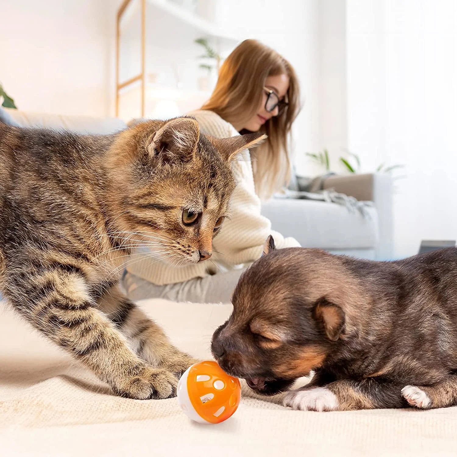 10 Pieces Pet Cat Kitten Play Balls with Jingle Bell Pounce Rattle Toy Random Color